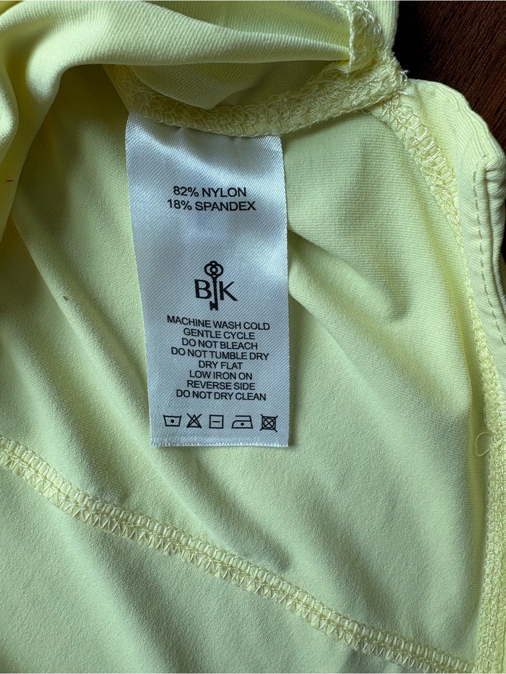 Belyn Key Hepburn Sleeveless Golf Polo Lemon Yellow 1/4 Zip Mock Neck - Picture 4 of 6